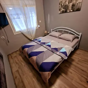 https://closer-central-studio.hotels-of-thessaloniki.com