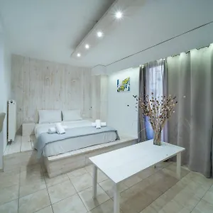 Center By Cretan Apartamento