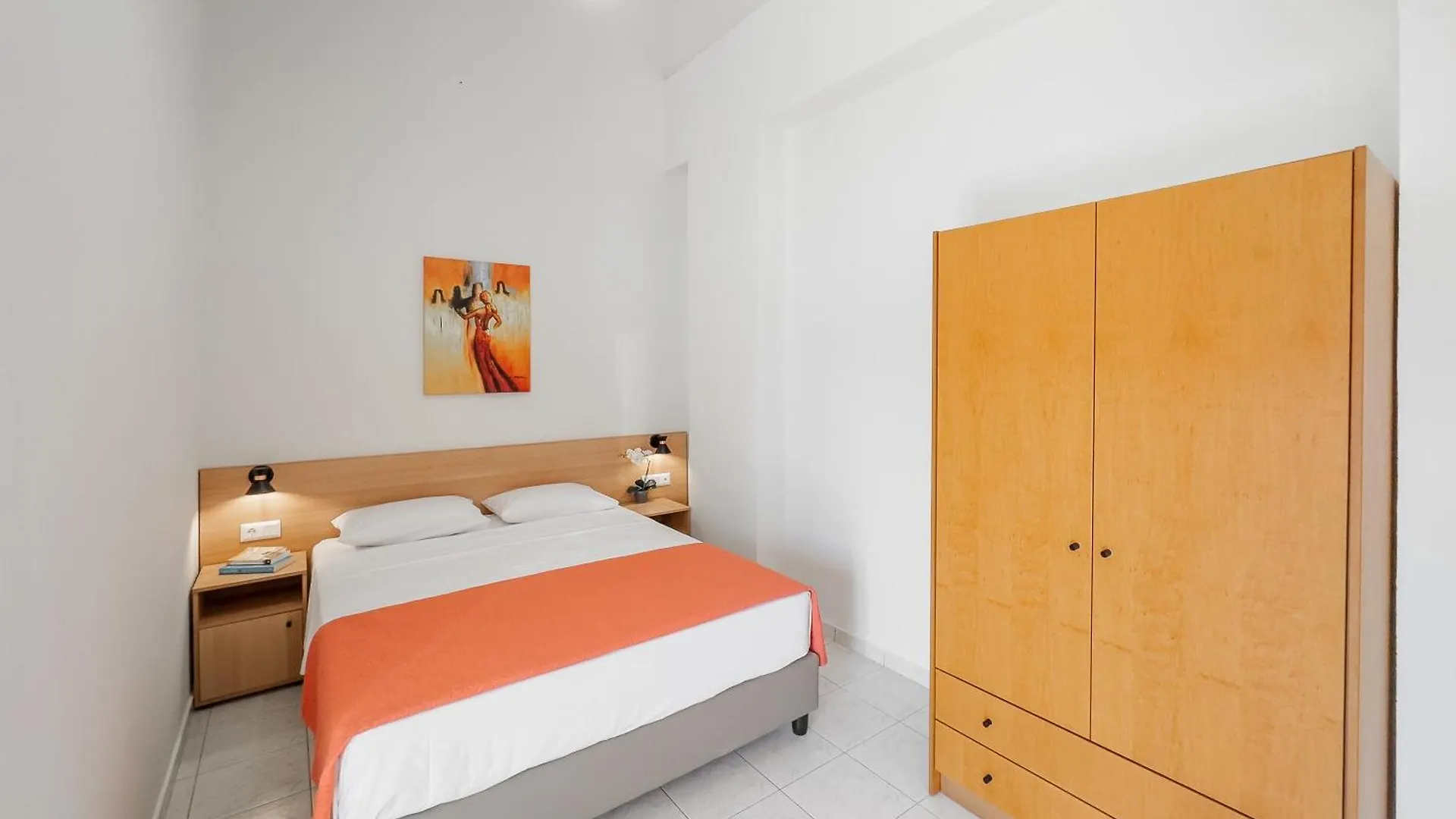 Emi Seaside Apartment Amoudara
