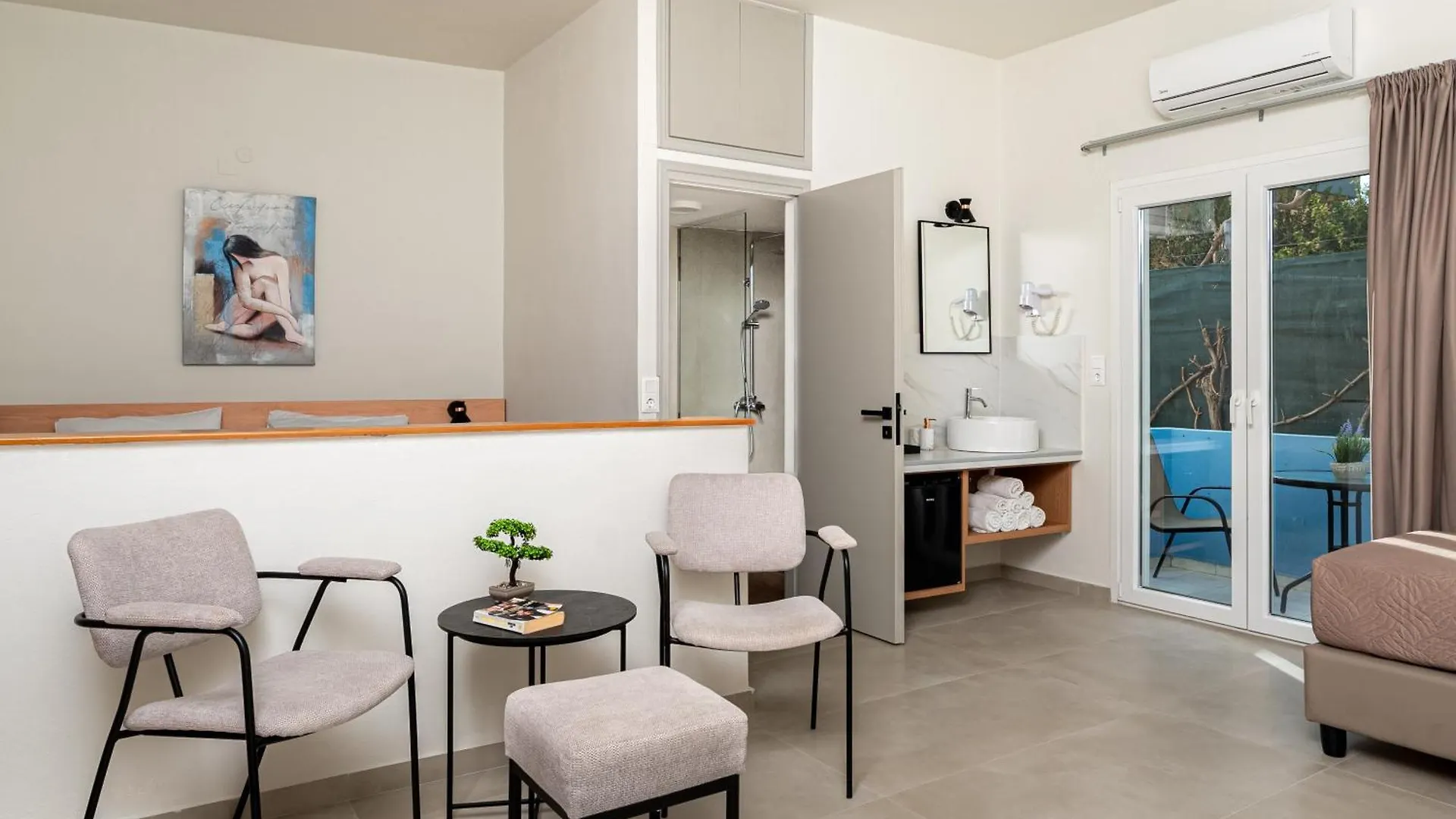 Emi Seaside Apartment Amoudara